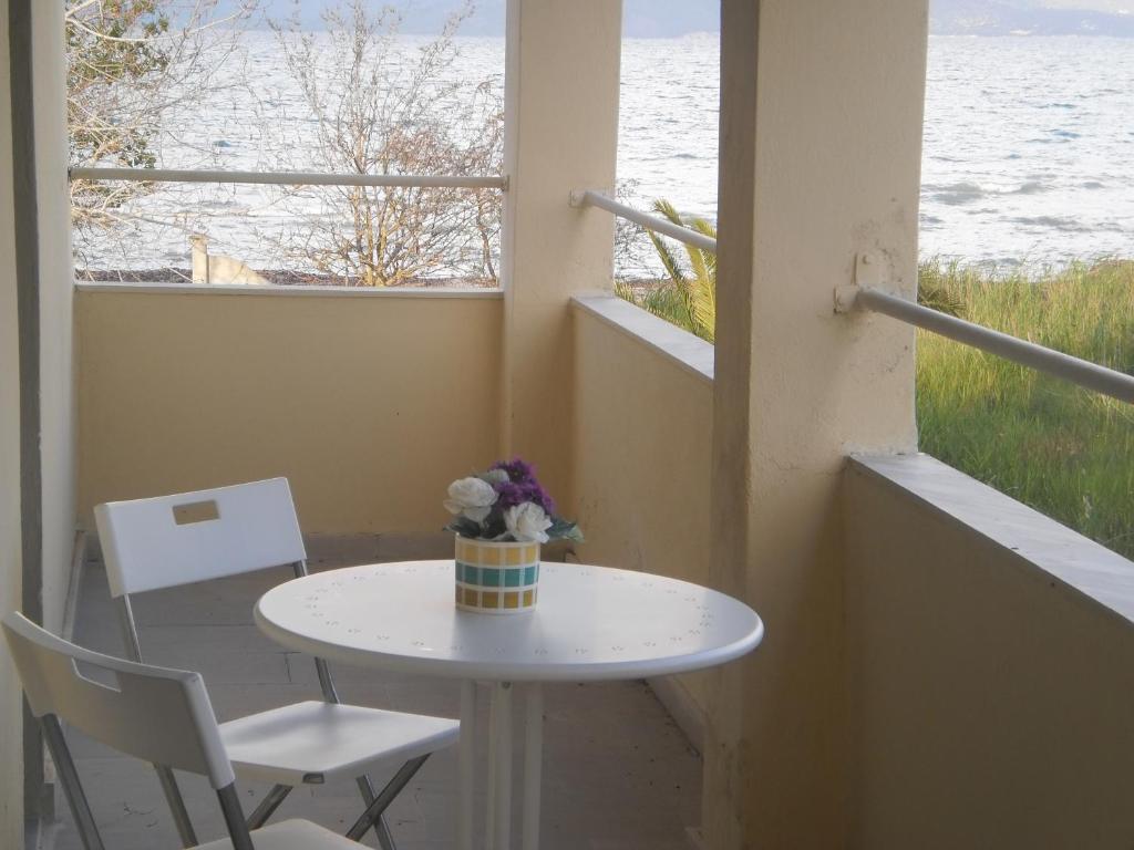 Virginia'S Beachfront Apartments Kávos Стая снимка