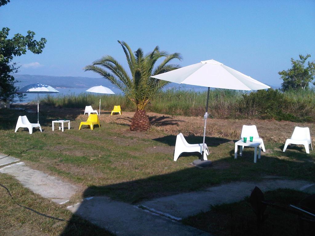 Virginia'S Beachfront Apartments Kávos Стая снимка